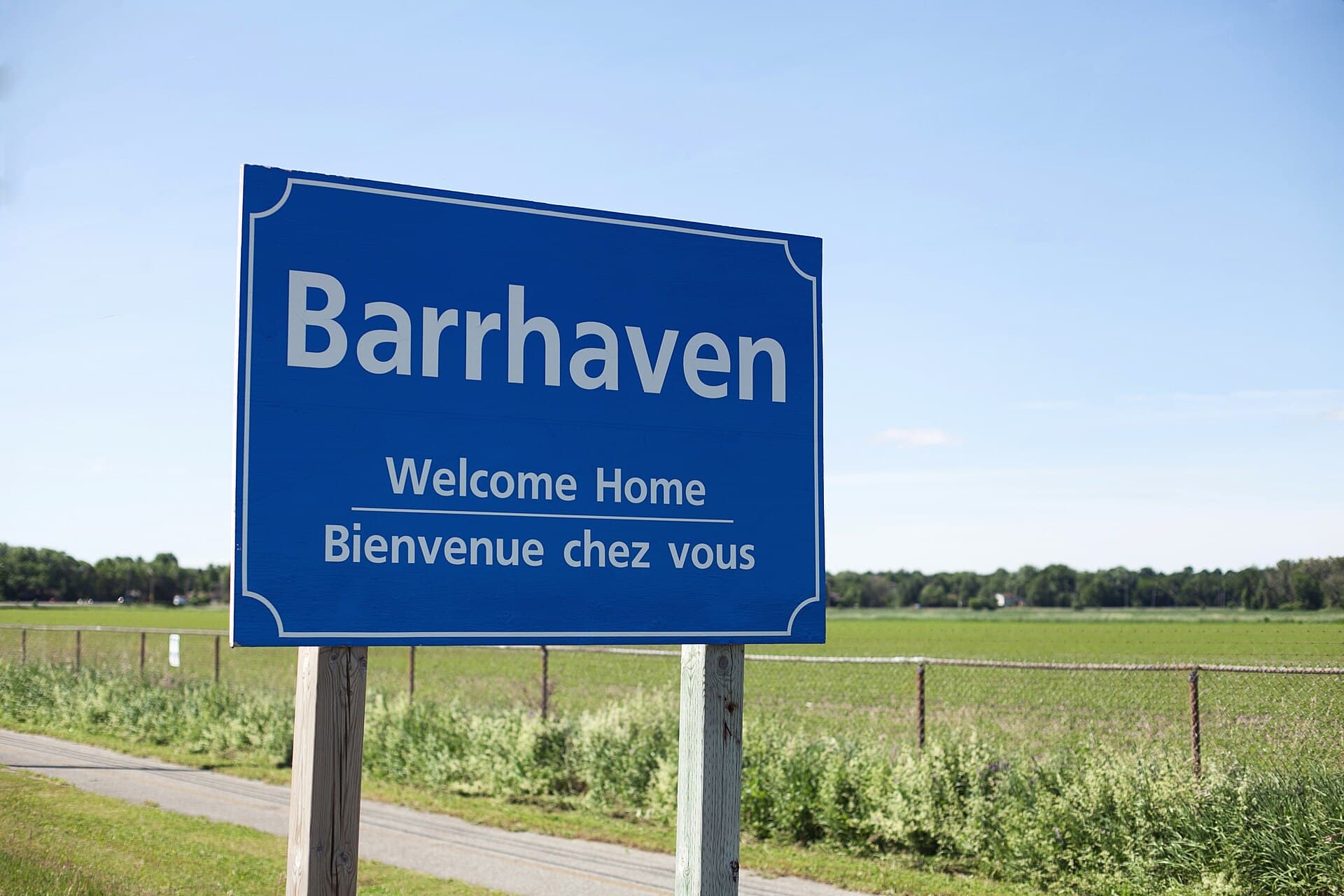 Barrhaven welcome sign in Ottawa